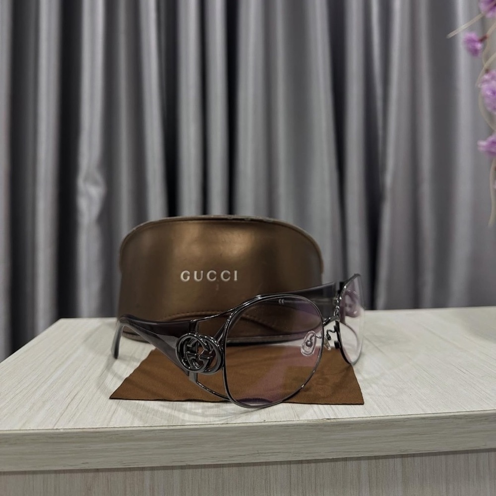 Gucci‎ Black Sunglasses for Women Specification 64-15-120